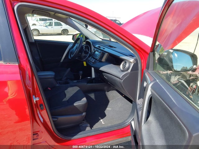 Toyota RAV4 LE 2015 JTMZFREV1FJ037818 Image 5