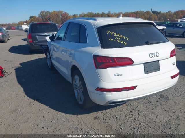 WA1BNAFY0J2241005 Audi Q5 2.0t Premium/2.0t Tech Premium