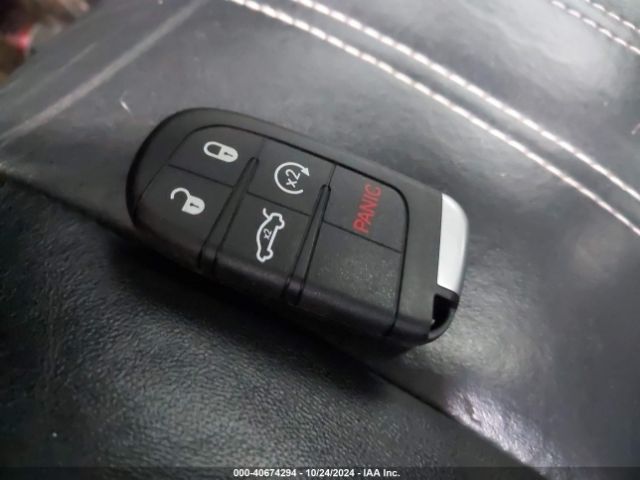 2C3CCAGG8GH283044 Chrysler 300 300s