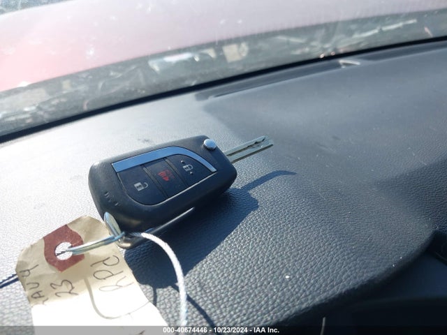 Toyota RAV4 LE 2019 JTMK1RFV2KJ006280 Image 11
