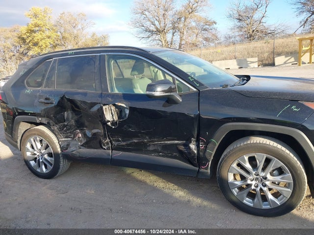 Toyota Rav4 Xle Premium 2019 JTMA1RFV0KD025579 Image 13