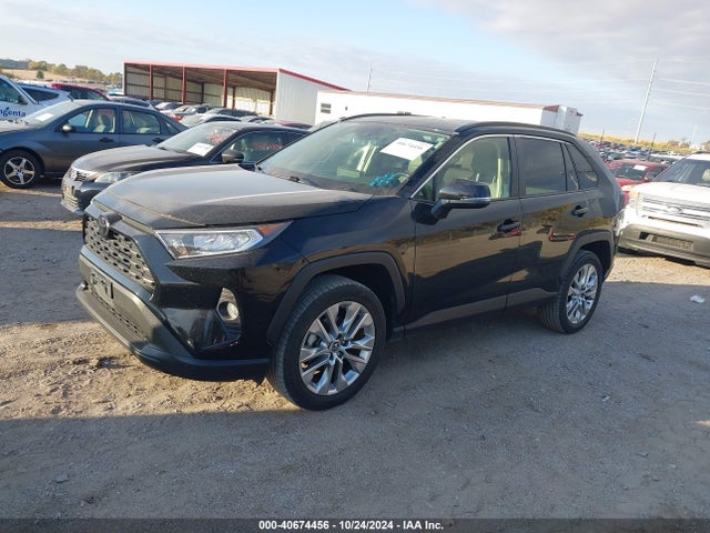Toyota Rav4 Xle Premium 2019 JTMA1RFV0KD025579 Image 2