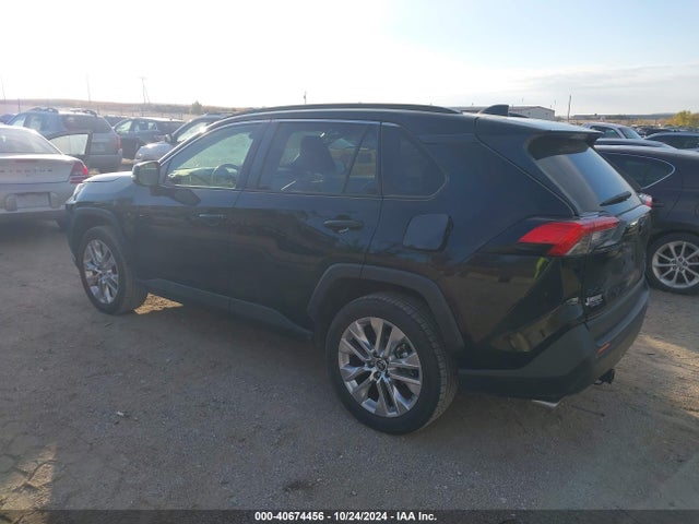 Toyota Rav4 Xle Premium 2019 JTMA1RFV0KD025579 Image 3