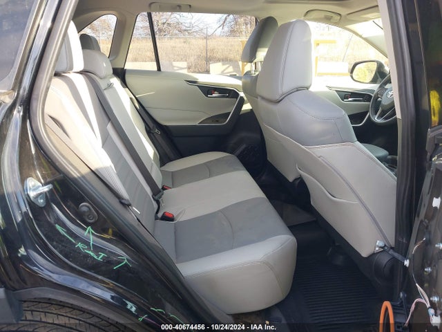 Toyota Rav4 Xle Premium 2019 JTMA1RFV0KD025579 Image 8