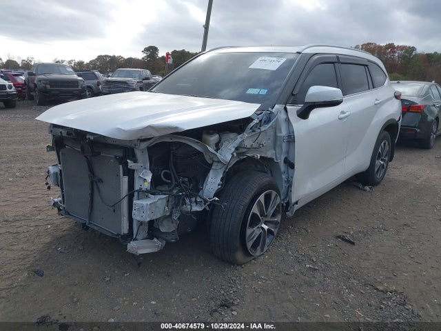 Toyota Highlander Xle 2024 5TDKDRBH0RS545971 Image 2
