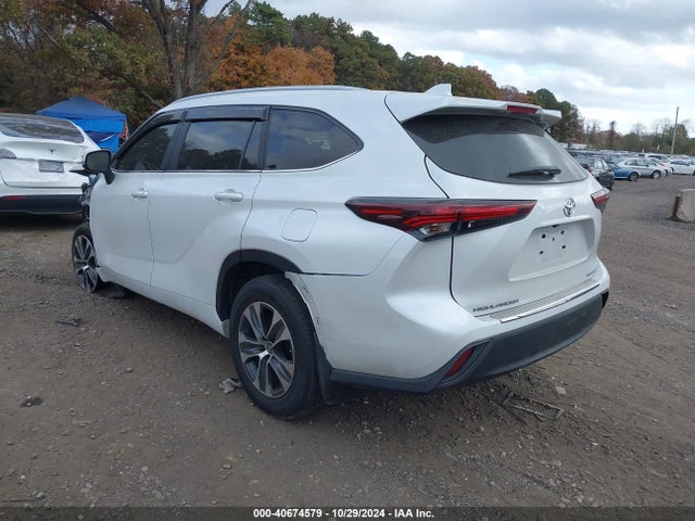 Toyota Highlander Xle 2024 5TDKDRBH0RS545971 Image 3