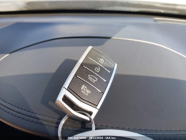 Genesis G80 3.8 2017 KMHGN4JE6HU204402 Image 11