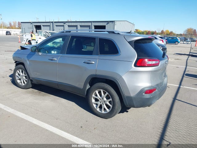 1C4PJMCB2GW187782 Jeep Cherokee Latitude