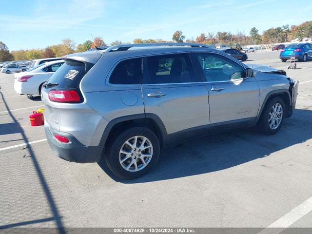 1C4PJMCB2GW187782 Jeep Cherokee Latitude