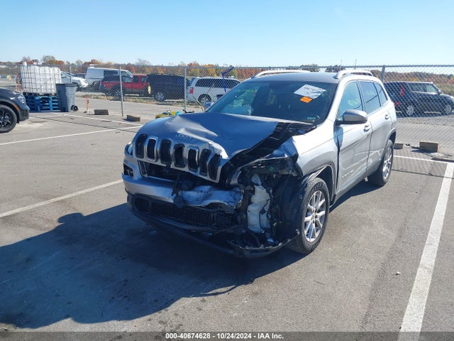1C4PJMCB2GW187782 Jeep Cherokee Latitude