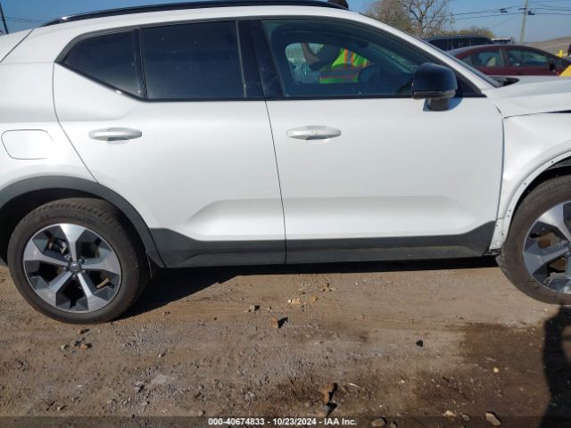 YV4L12UWXP2030137 Volvo Xc40 B5 Plus Dark Theme