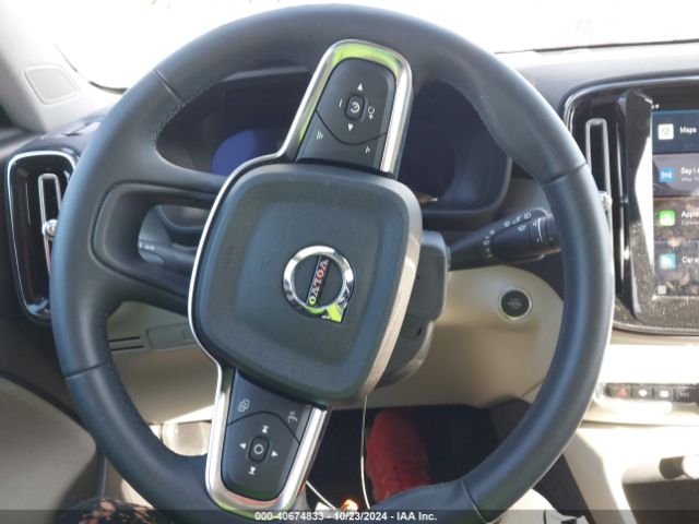 YV4L12UWXP2030137 Volvo Xc40 B5 Plus Dark Theme