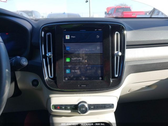 YV4L12UWXP2030137 Volvo Xc40 B5 Plus Dark Theme