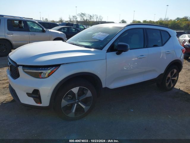 YV4L12UWXP2030137 Volvo Xc40 B5 Plus Dark Theme