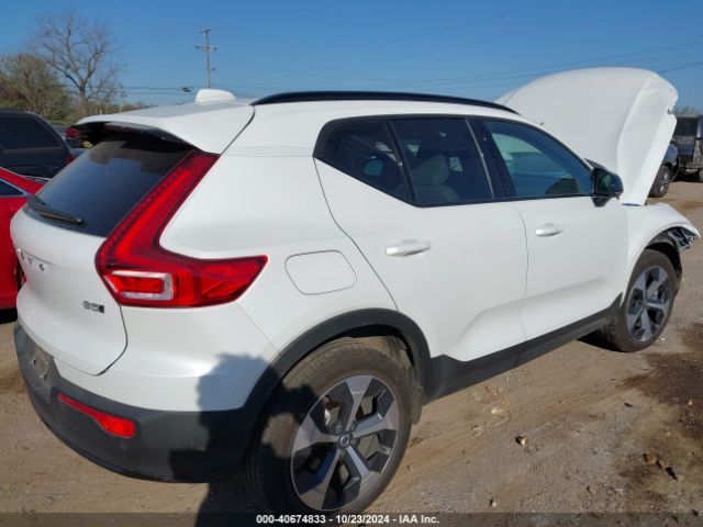 YV4L12UWXP2030137 Volvo Xc40 B5 Plus Dark Theme