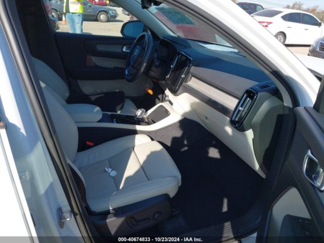 YV4L12UWXP2030137 Volvo Xc40 B5 Plus Dark Theme