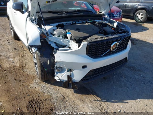 YV4L12UWXP2030137 Volvo Xc40 B5 Plus Dark Theme