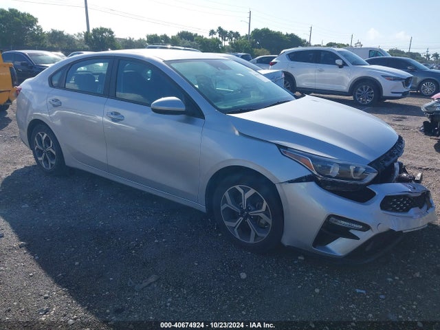 2020 3KPF24AD9LE221640 main image