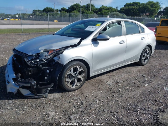 KIA Forte Lxs 2020 3KPF24AD9LE221640 Image 2