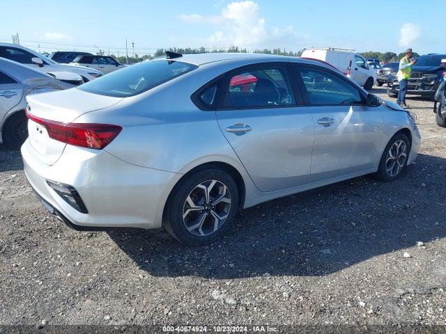 KIA Forte Lxs 2020 3KPF24AD9LE221640 Image 4