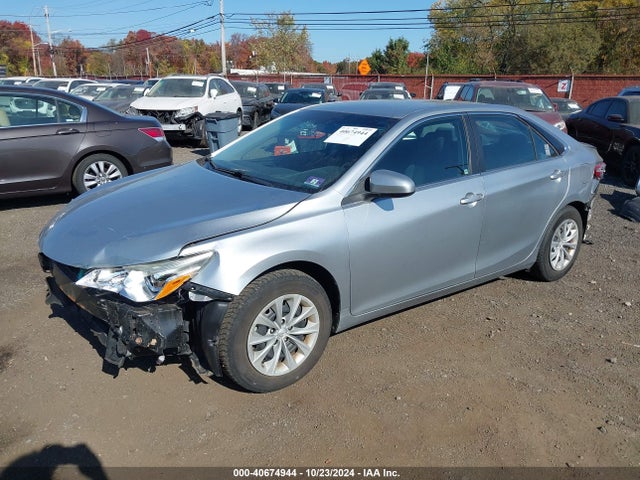 Toyota CAMRY LE 2015 4T4BF1FK5FR456603 Image 2