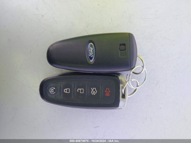 1FMCU0J91GUA64139 Ford Escape Titanium