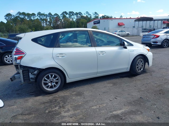 Toyota Prius V Two 2015 JTDZN3EU7FJ015703 Image 13