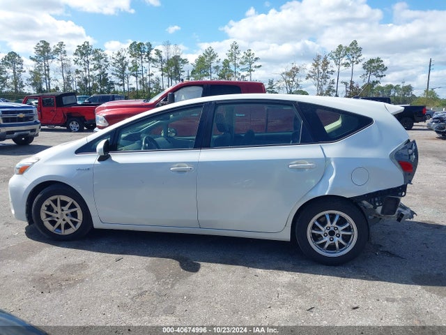 Toyota Prius V Two 2015 JTDZN3EU7FJ015703 Image 14