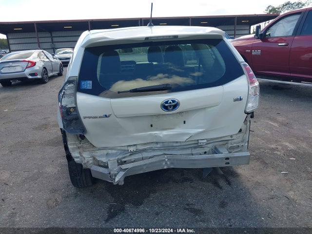 Toyota Prius V Two 2015 JTDZN3EU7FJ015703 Image 16