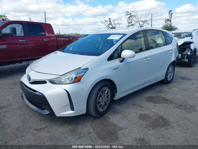 Toyota Prius V Two 2015 JTDZN3EU7FJ015703 Image 2