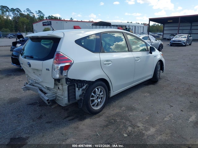 Toyota Prius V Two 2015 JTDZN3EU7FJ015703 Image 4