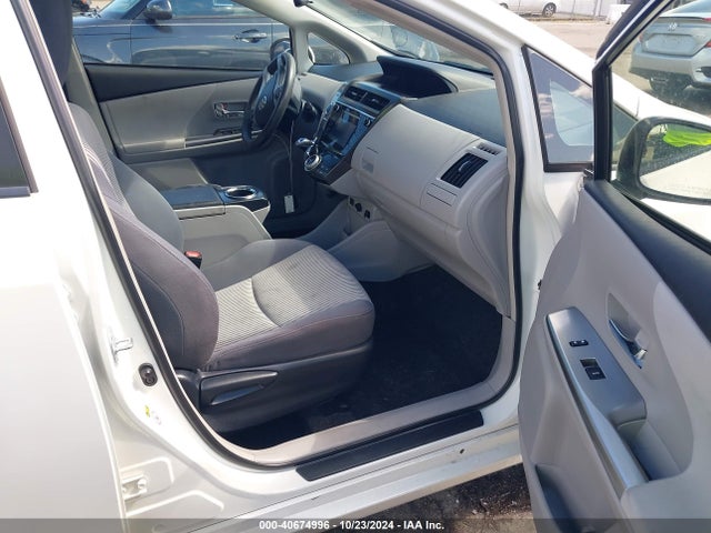 Toyota Prius V Two 2015 JTDZN3EU7FJ015703 Image 5