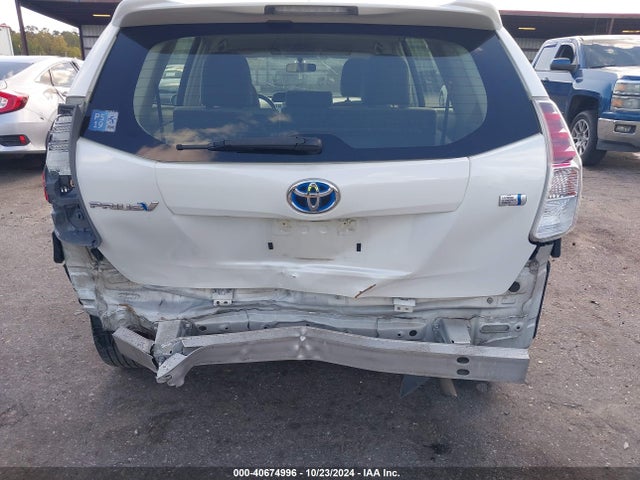 Toyota Prius V Two 2015 JTDZN3EU7FJ015703 Image 6