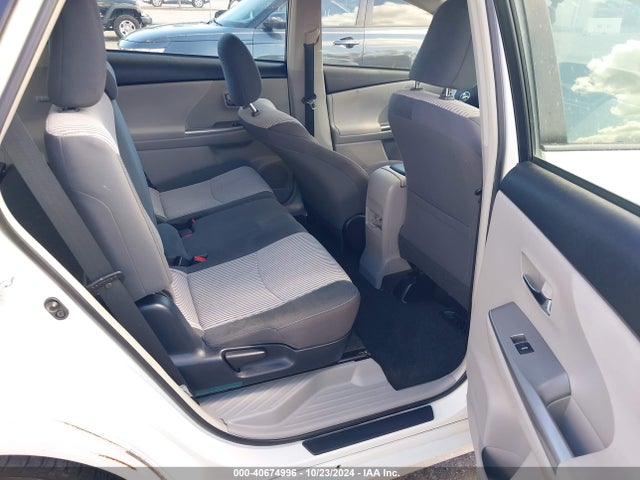 Toyota Prius V Two 2015 JTDZN3EU7FJ015703 Image 8