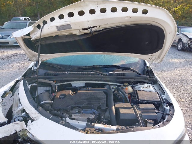1G1ZE5ST0HF185536 Chevrolet MALIBU 1LT