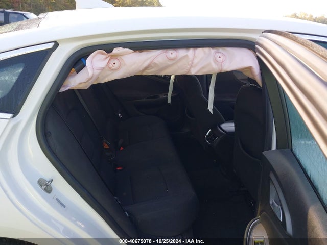 1G1ZE5ST0HF185536 Chevrolet MALIBU 1LT