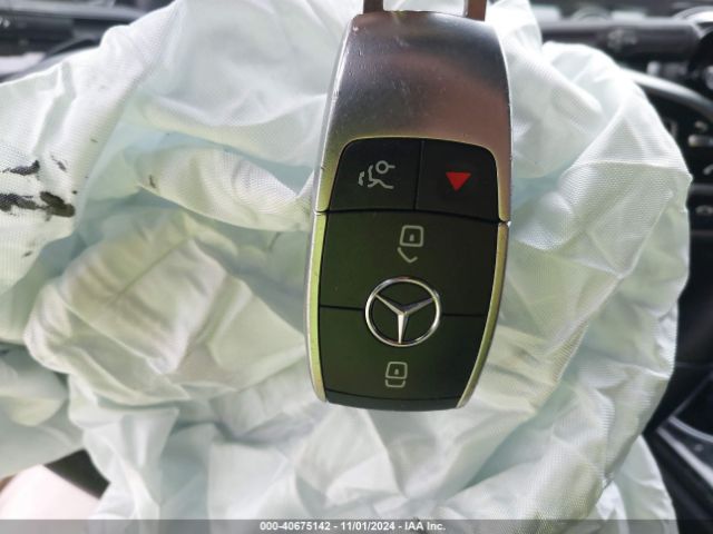 WDD3G4EB0KW029367 Mercedes-Benz A 220