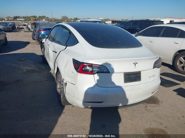 2021 TESLA MODEL 3 5YJ3E1EB6MF055607 Photo 2