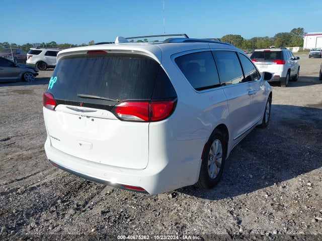 2C4RC1BG2KR561095 Chrysler Pacifica Touring L