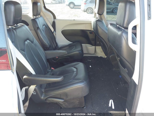 2C4RC1BG2KR561095 Chrysler Pacifica Touring L
