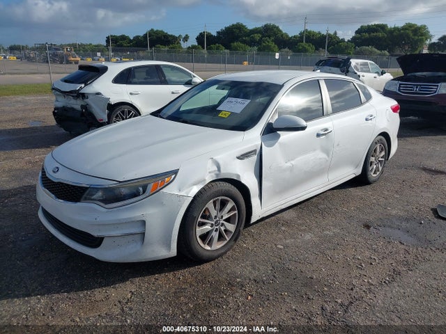 KIA Optima Lx 2018 5XXGT4L38JG180069 Image 2
