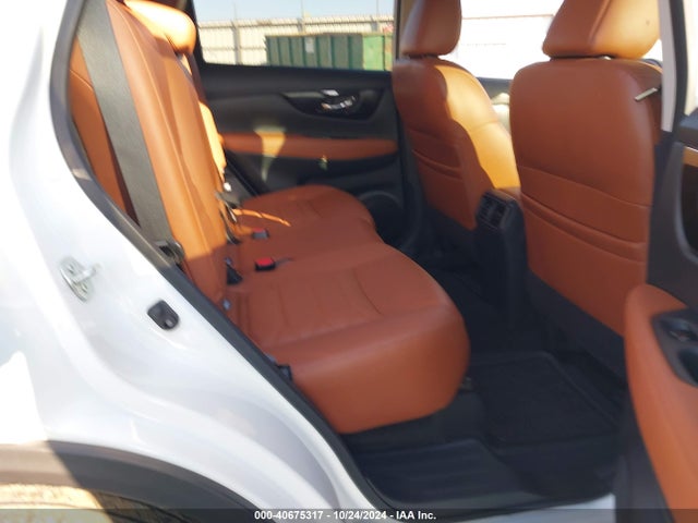 5N1AT2MV4HC857943 Nissan Rogue Sl