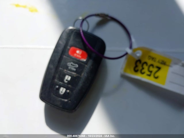 5TDGZRBH6LS010111 Toyota Highlander Xle