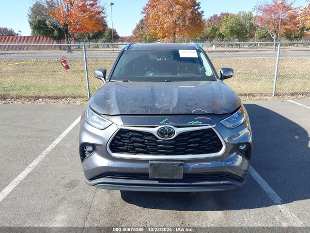 5TDGZRBH6LS010111 Toyota Highlander Xle
