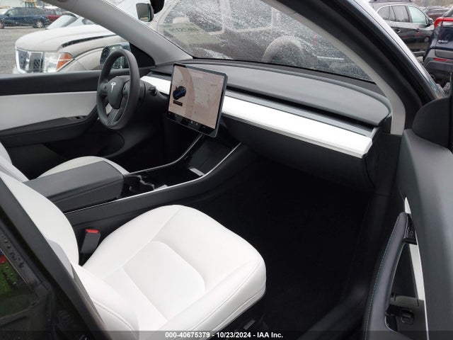 2021 TESLA MODEL Y 5YJYGDEE9MF098608 Photo 4