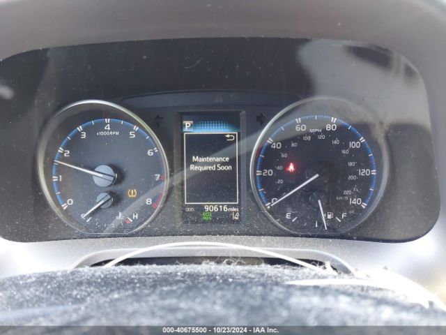 JTMZFREV6HJ722285 Toyota RAV4 LE