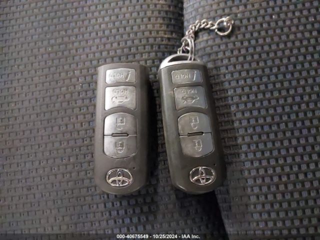 3MYDLBYVXKY518390 Toyota YARIS LE