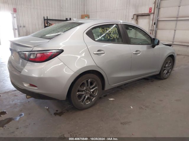 3MYDLBYVXKY518390 Toyota YARIS LE