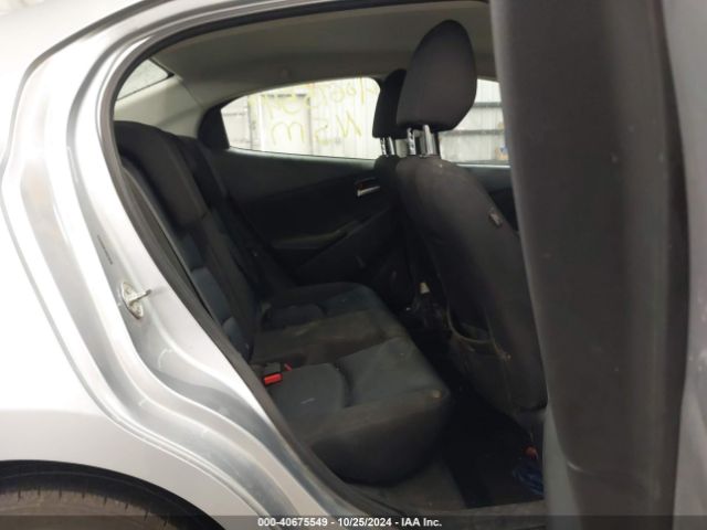 3MYDLBYVXKY518390 Toyota YARIS LE