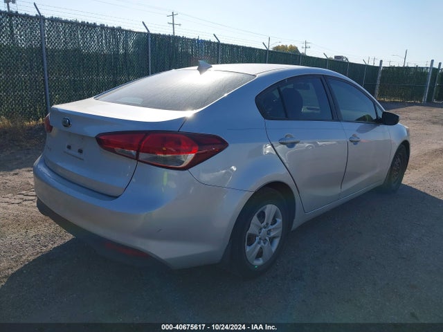 KIA FORTE LX 2017 3KPFK4A7XHE044341 Image 4